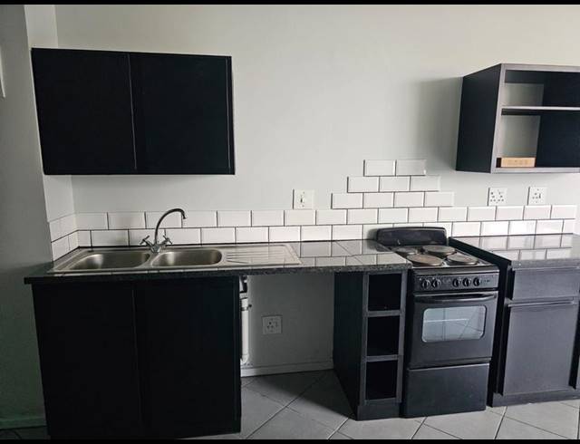 2 BEDROOM PROPERTY TO RENT IN FLORIDA